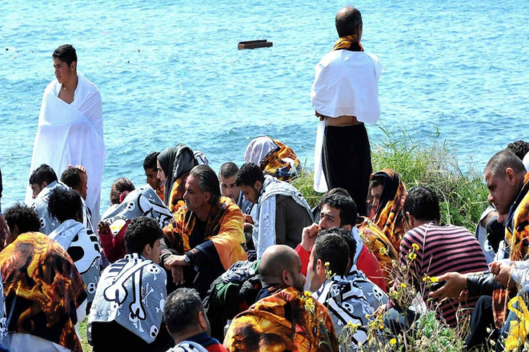 Autoridades griegas rescatan a 210 migrantes