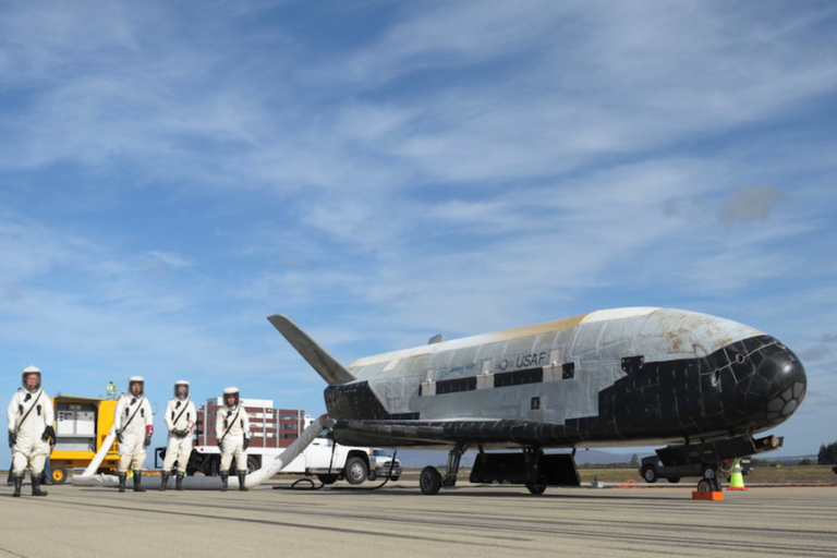 SpaceX lanza mininave espacial secreta X-37B
