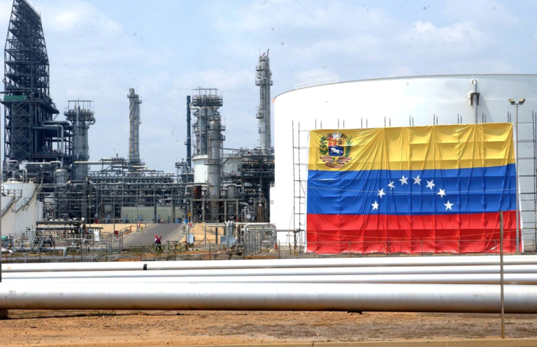 Venezuela empieza a reportar precio del crudo en yuan chino