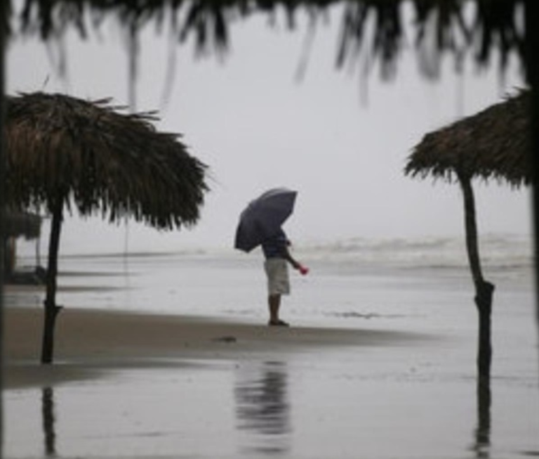 Tormenta Pilar afecta con lluvia a Puerto Vallarta