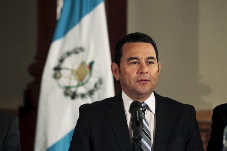 Presidente de Guatemala se libra de antejuicio