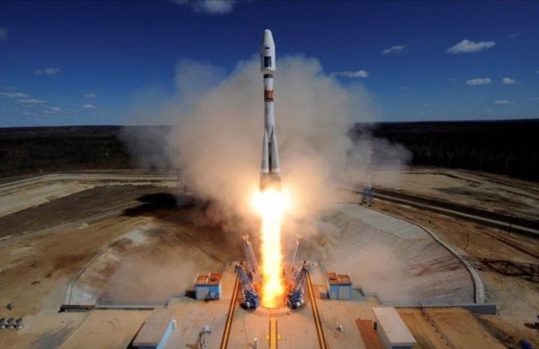 Rusia lanza un satélite de observación de la tierra
