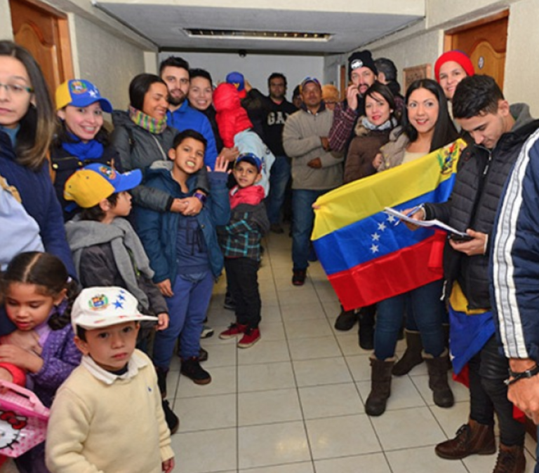 Venezolanos van a las urnas en medio de profunda crisis