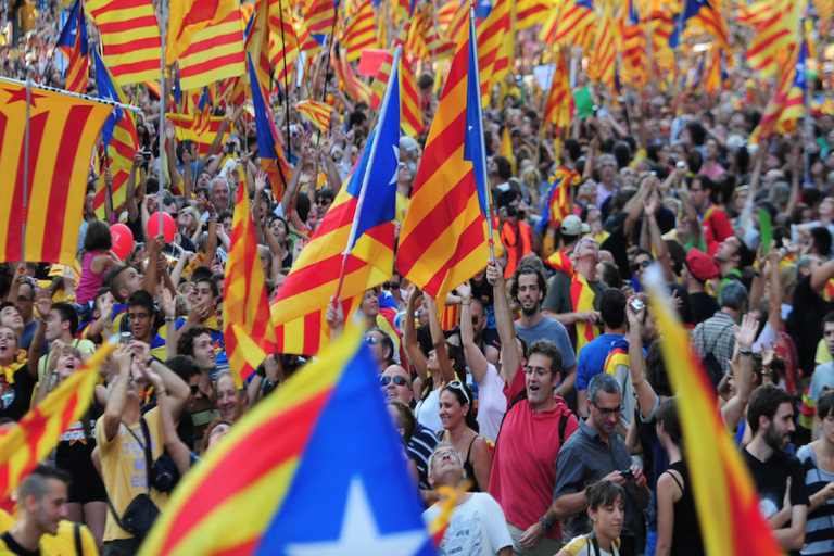 Unas 150 empresas abandonan Cataluña cada día