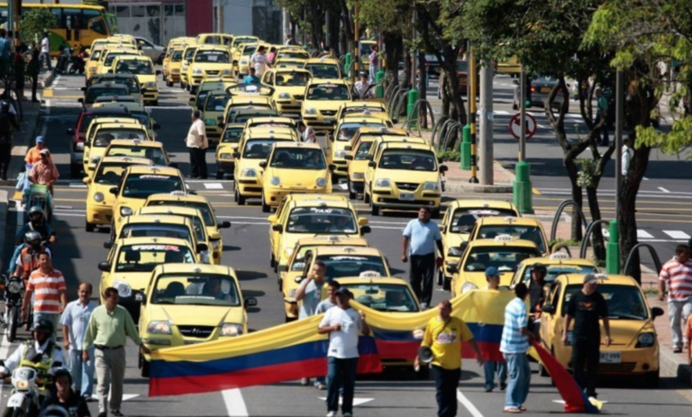 Taxistas de Bogotá iniciaron paro indefinido