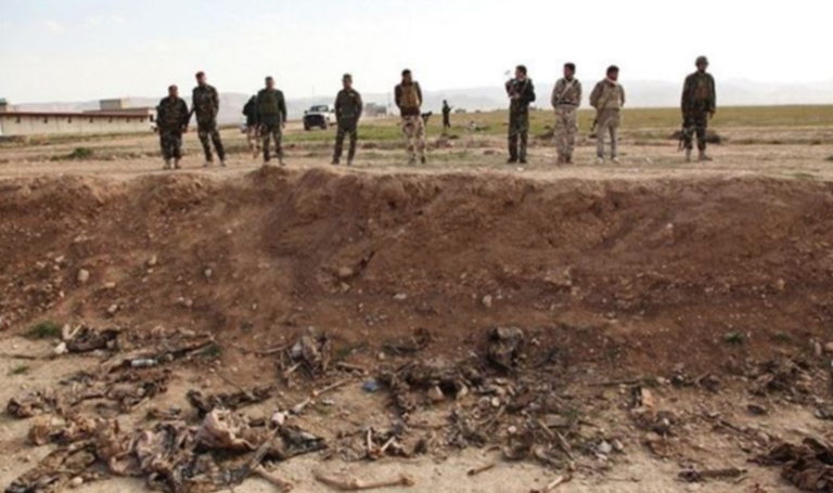Descubren más fosas comunes de ISIS en Irak