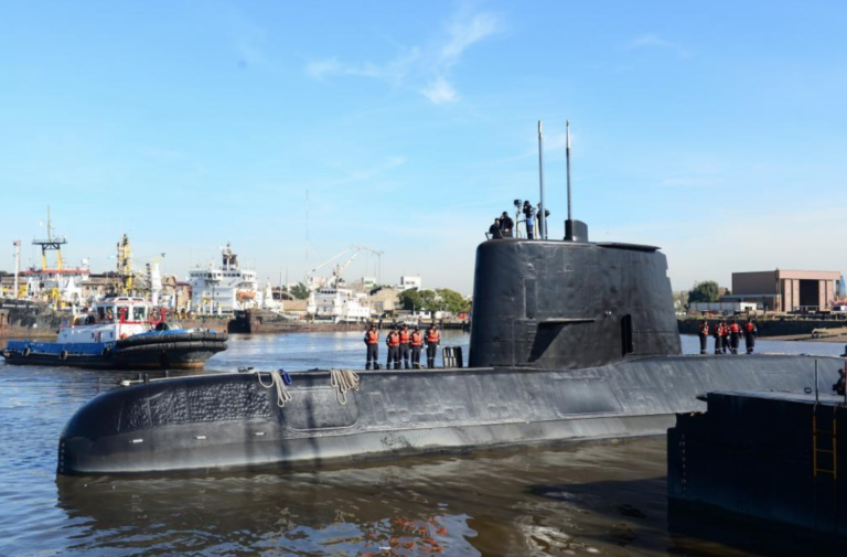 Armada argentina intenta localizar submarino