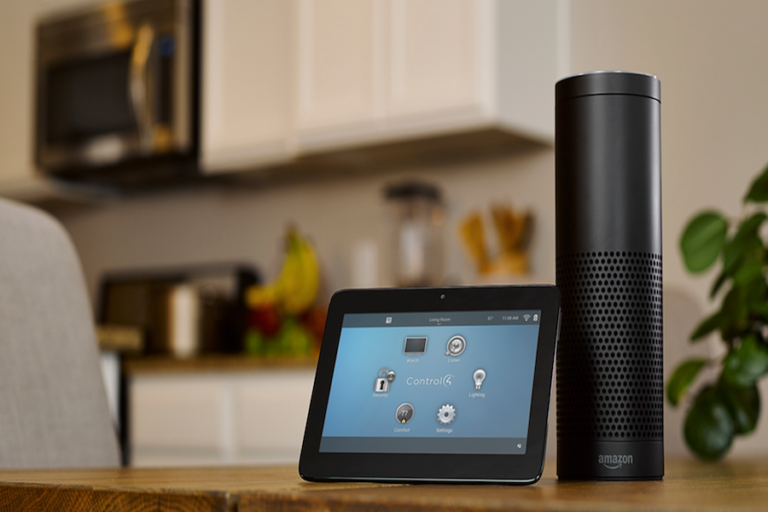 Amazon lleva a su asistente digital Alexa a la oficina
