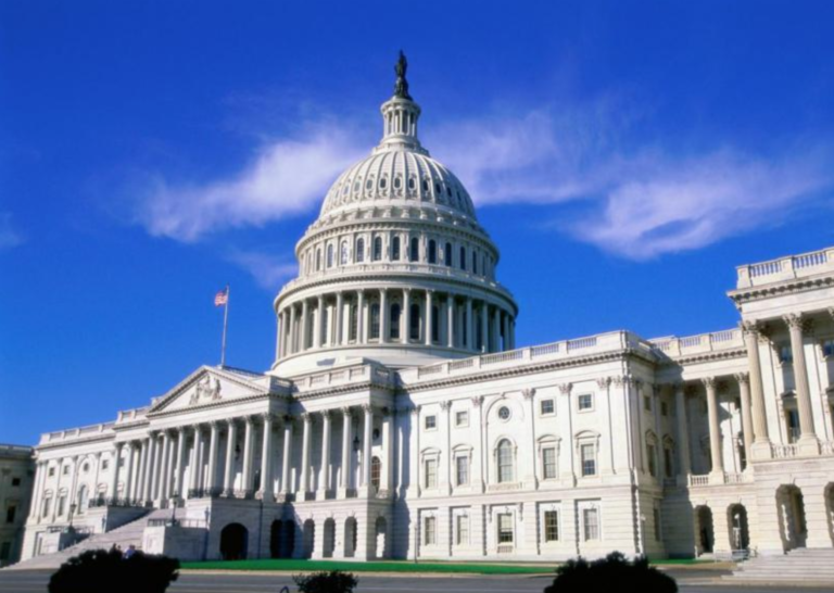Congreso evita cierre parcial del Gobierno