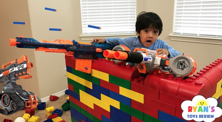 Un niño de seis años gana $11 millones probando juguetes en Youtube