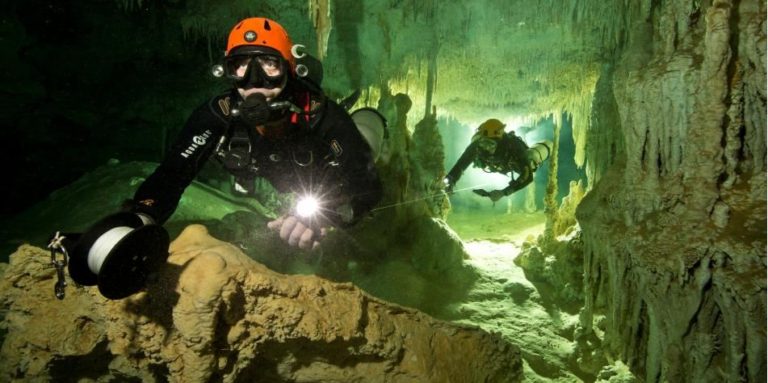 Cueva subacuatica