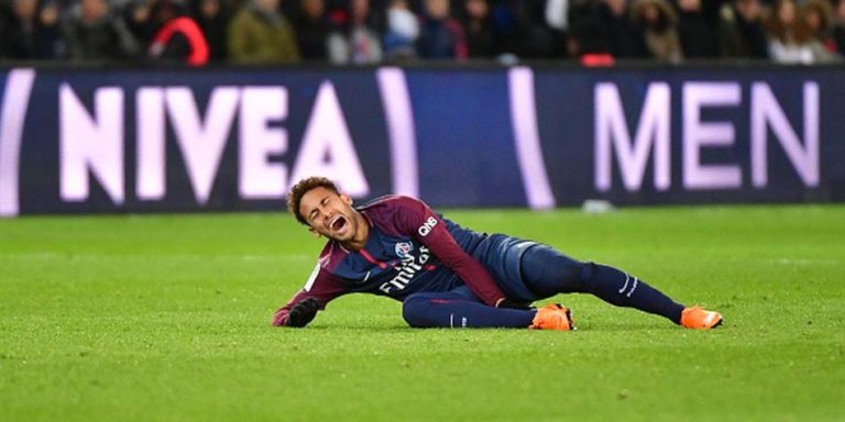 Neymar con 8 semanas de baja tras lesión