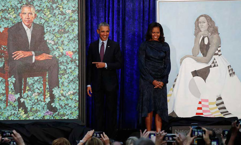 Develan retratos de los Obama