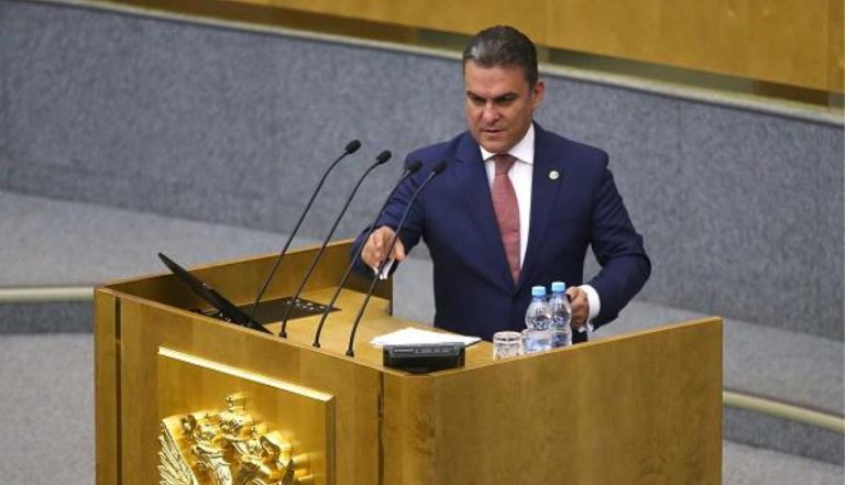 Destituyen a presidente de la Asamblea del Ecuador