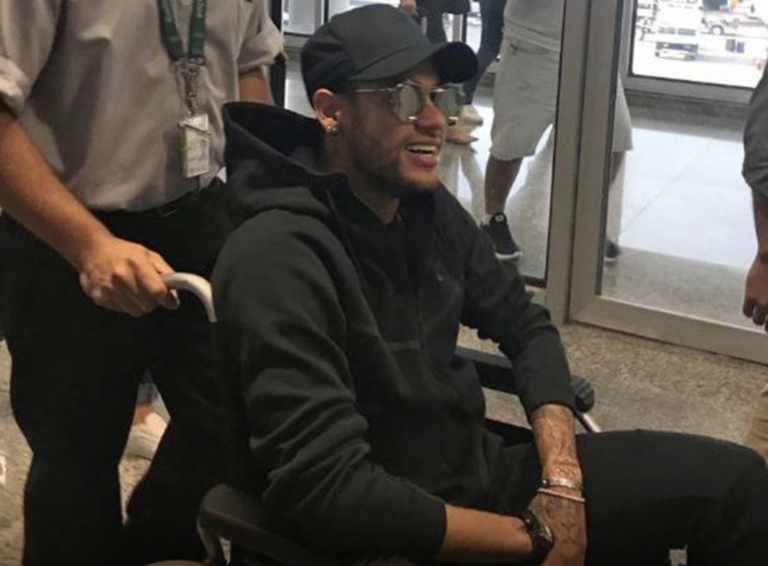 Presidente de PSG visita a Neymar