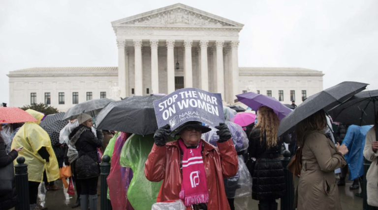 Juez limita acceso al aborto en Mississippi