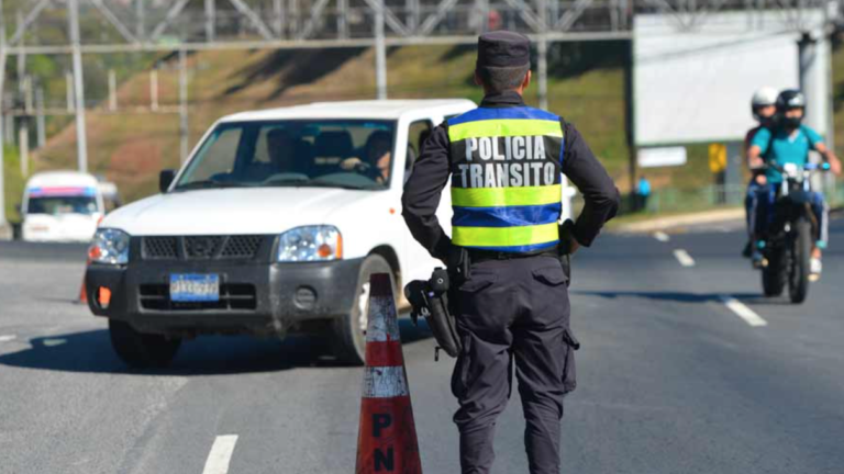 800 policías desplegados en El Salvador