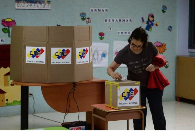 Postergan para mayo elecciones en Venezuela