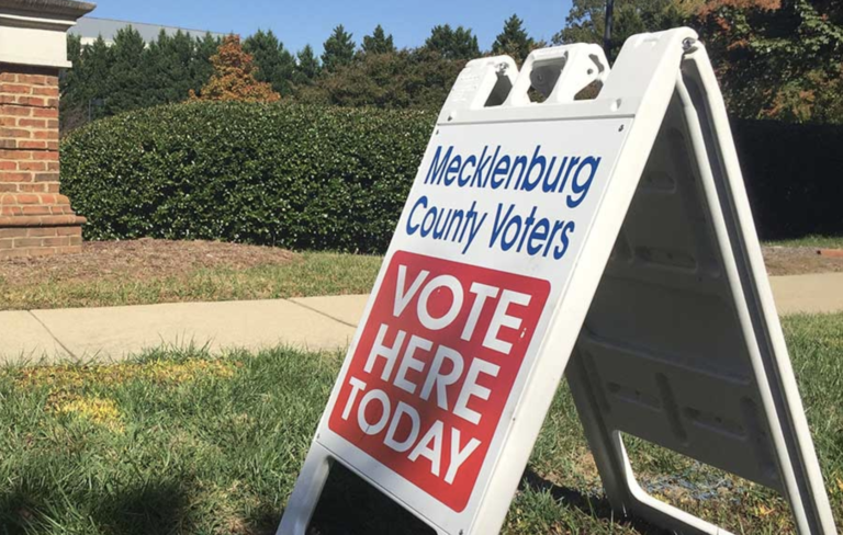 Hoy vence el plazo para registrarse y votar en NC