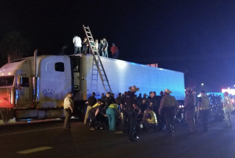 Detienen a 86 inmigrantes en camión