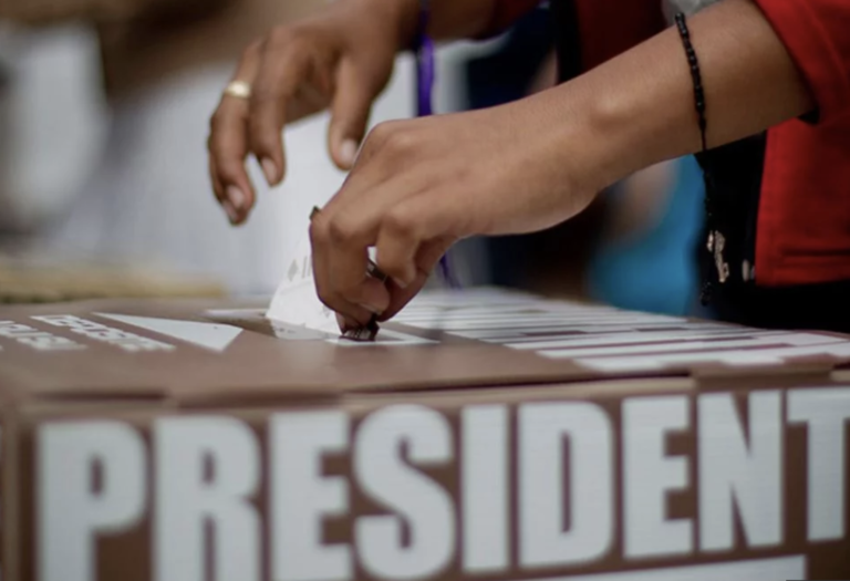 Mexicanos no podrán votar desde el exterior