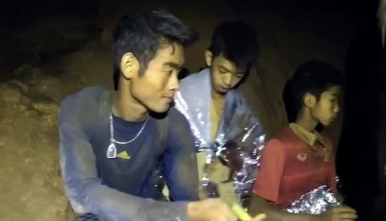 Rescatadas todas las personas en cueva de Tailandia
