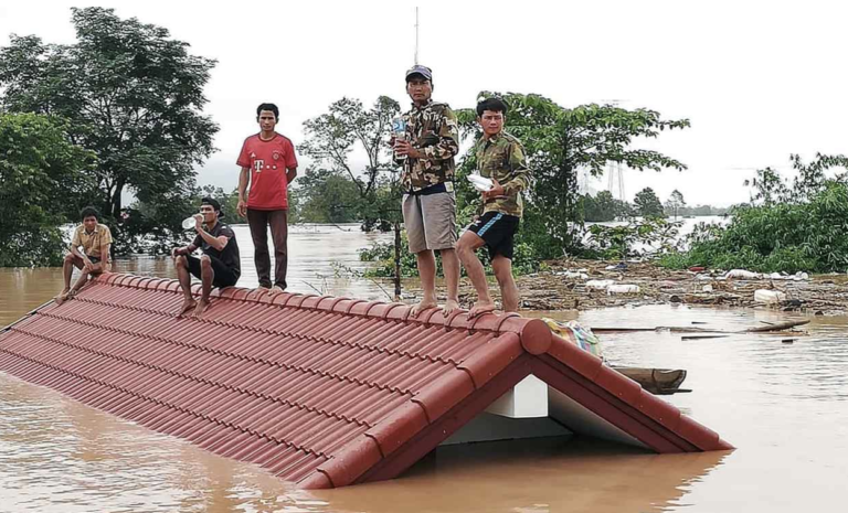 Colapsa represa en Laos