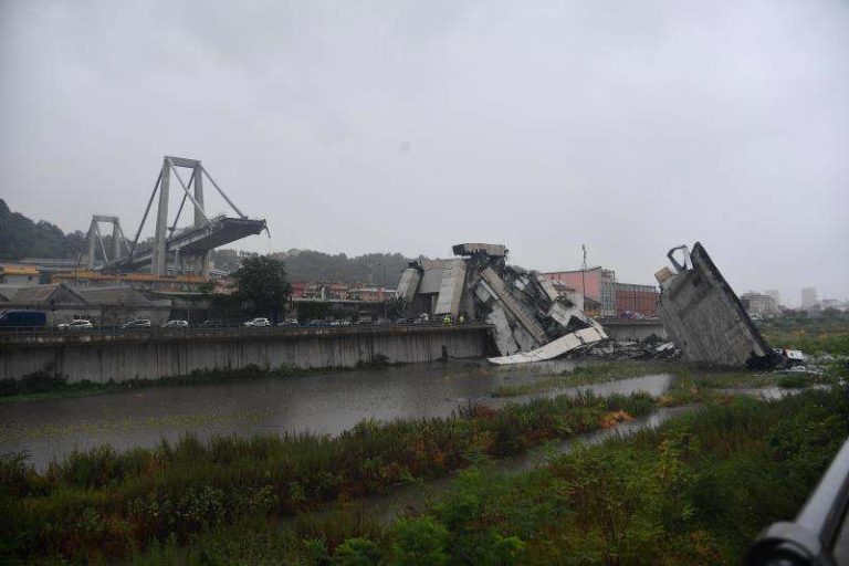Derrumbe de puente en Roma deja 22 muertos