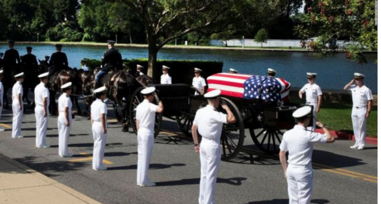Dieron el último adiós a John McCain