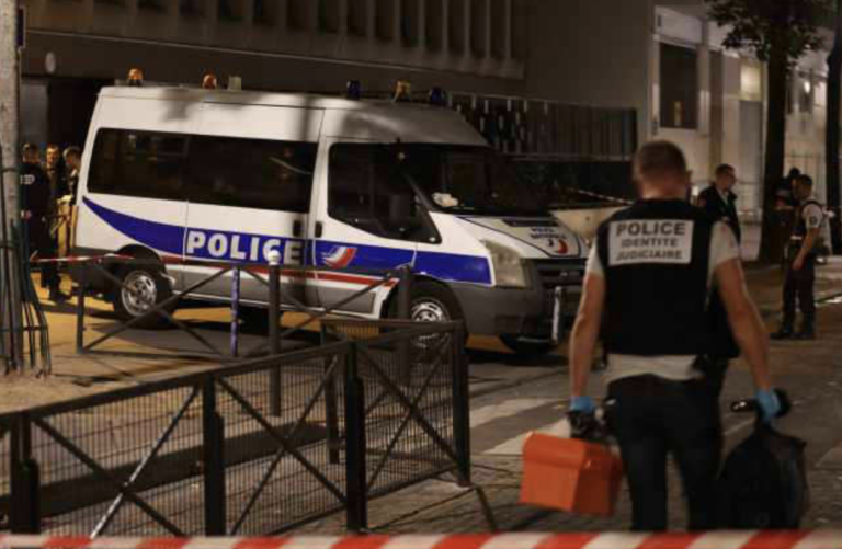 Ataque con cuchillo en París deja 7 heridos