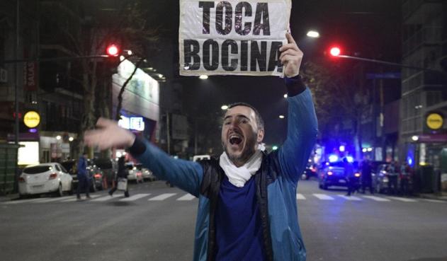 Argentinos protestan contra Macri, con ‘ruidazos’