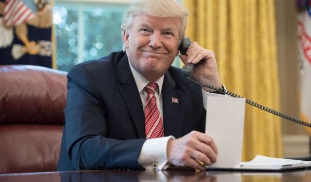 Trump al telefono
