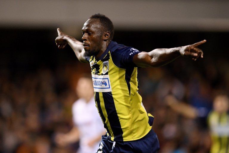 Usain Bolt se estrenó como goleador en Australia