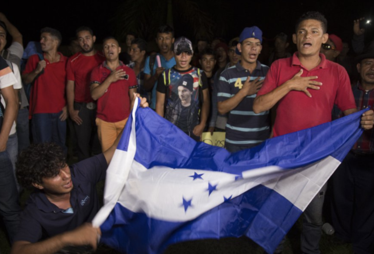 Unos 400 hondureños inician otra caravana