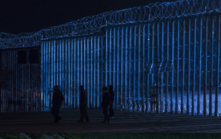 Desesperación se acumula en frontera con México