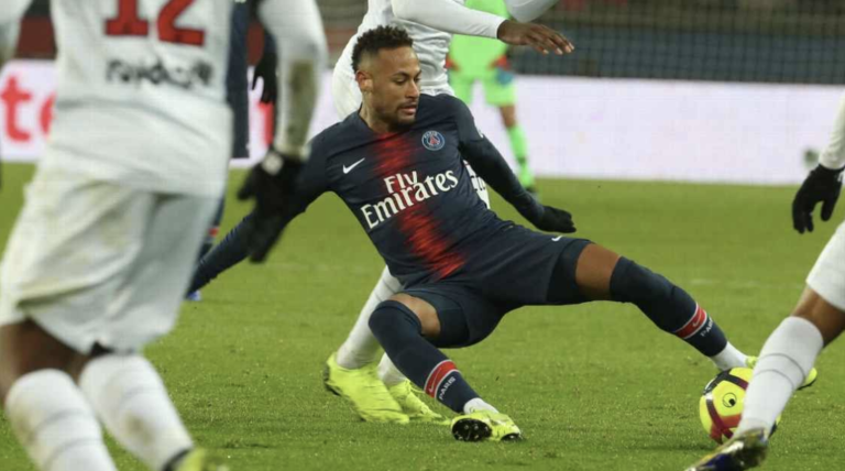 Neymar sufre recaída en lesión de su pié