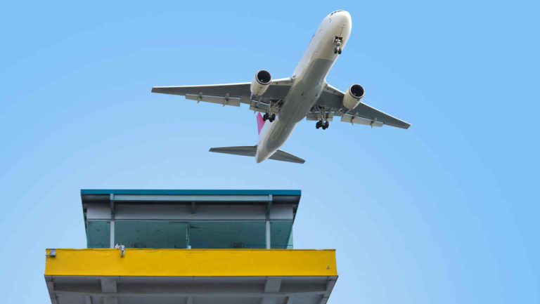 Cierre del gobierno afecta a viajeros en aeropuertos