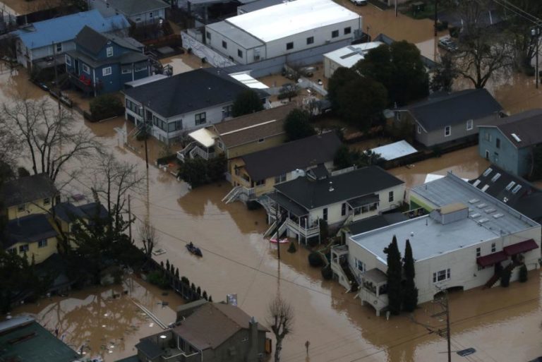 California en Alerta por inundaciones