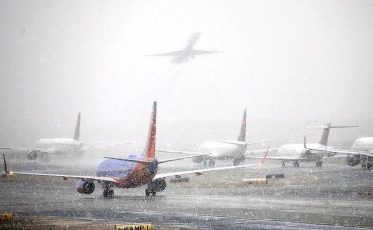 Tormenta invernal afecta más de 4mil vuelos en  EE.UU