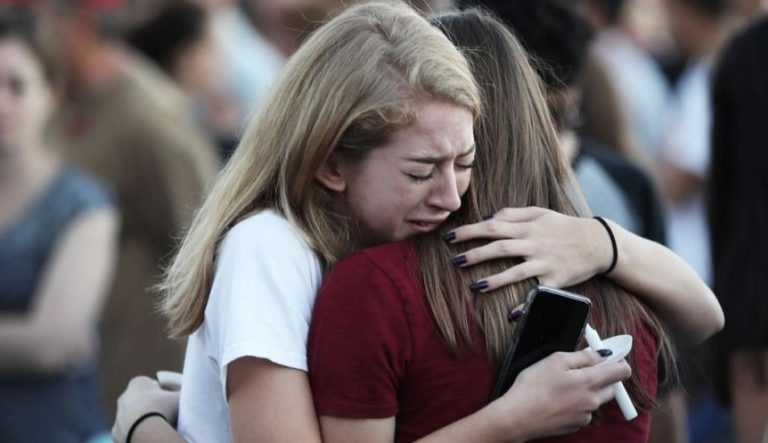 Otro sobreviviente de masacre en escuela de Florida se suicidó