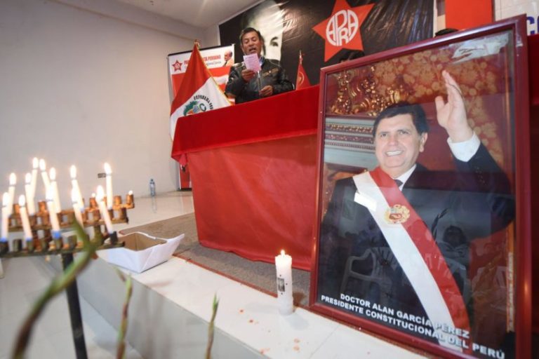 Perú decreta tres días de duelo por muerte de Alan García