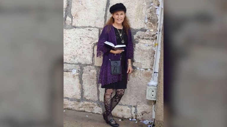 Mujer salvó la vida de rabino durante tiroteo en sinagoga de EEUU
