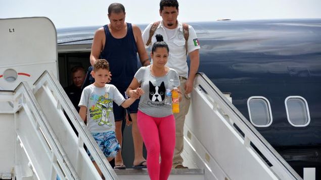 México deporta a Cuba 51 migrantes más