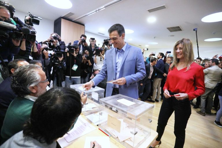 PSOE se impone, en España, como el partido más votado