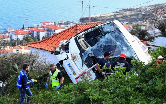 Accidente de bus turístico deja 28 muertos en Portugal