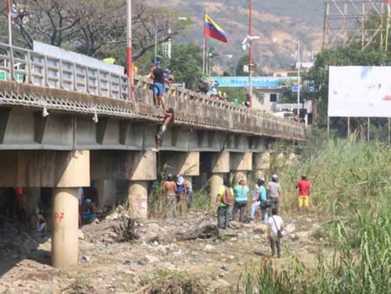 Un muerto por enfrentamiento en trocha que conecta a Venezuela con Colombia