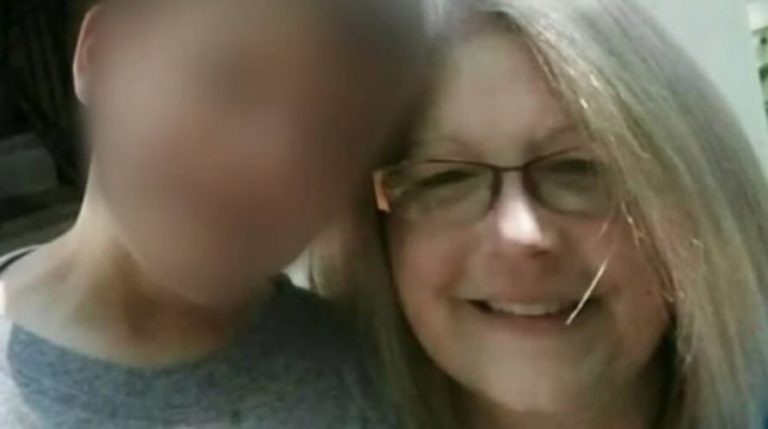 Mujer muere en Michigan, al ser asesinada por su hijo adoptivo