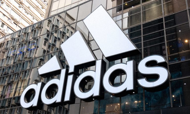 Adidas perdió sus tres bandas en la Unión Europea