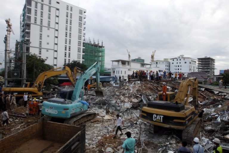 Camboya: 17 fallecidos por colapso de edificio