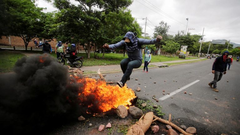 Honduras: Gobierno saca al Ejército para contener protestas
